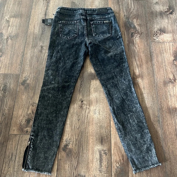 NWT Armani Exchange Vintage Black Wash Freyed Zipper Hem Size 26 - Picture 12 of 16